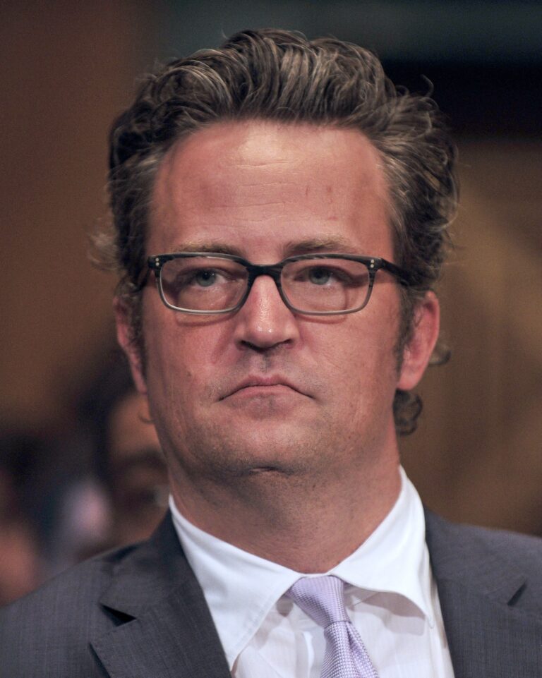 Matthew Perry in glasses
