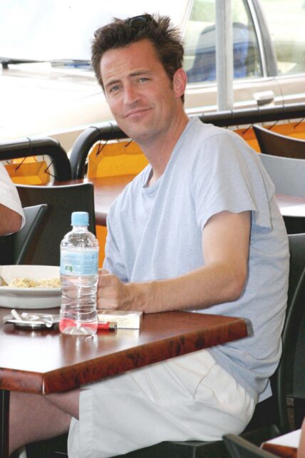 Matthew Perry having lunch