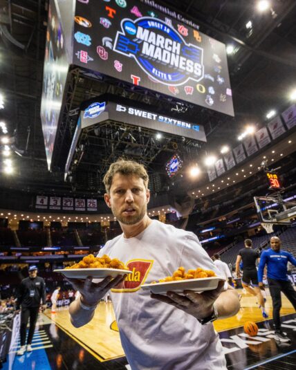 Ore-Ida Tater Tot Kings Unite – Jon Heder Cheers on Richie Saunders at BYU Sweet 16 March Madness Game