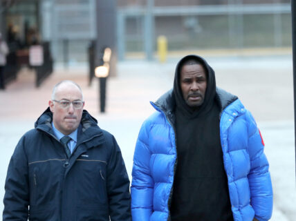 R. Kelly leaves Cook County Detention Center