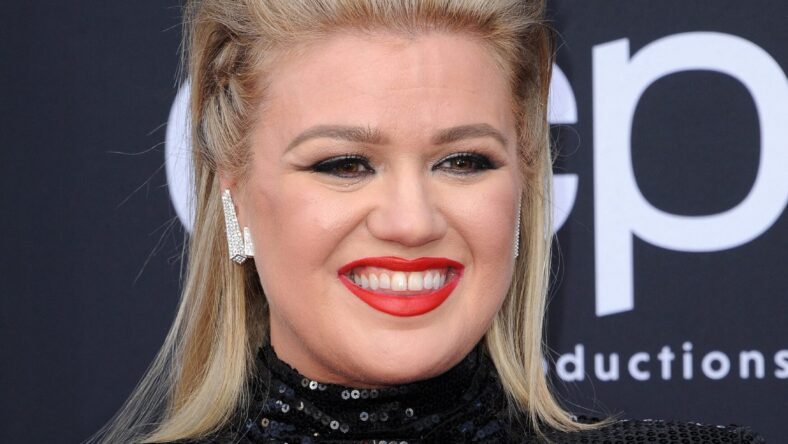 Brooklyn Store Says Kelly Clarkson Complaint Led To Attack From ‘8 Million People’