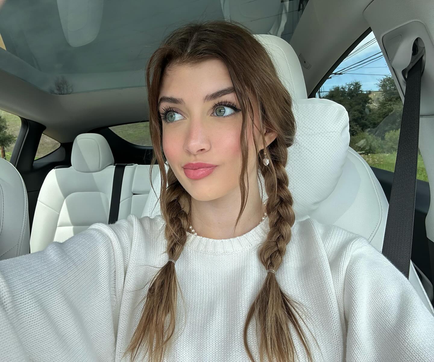 Sami Sheen snaps a selfie