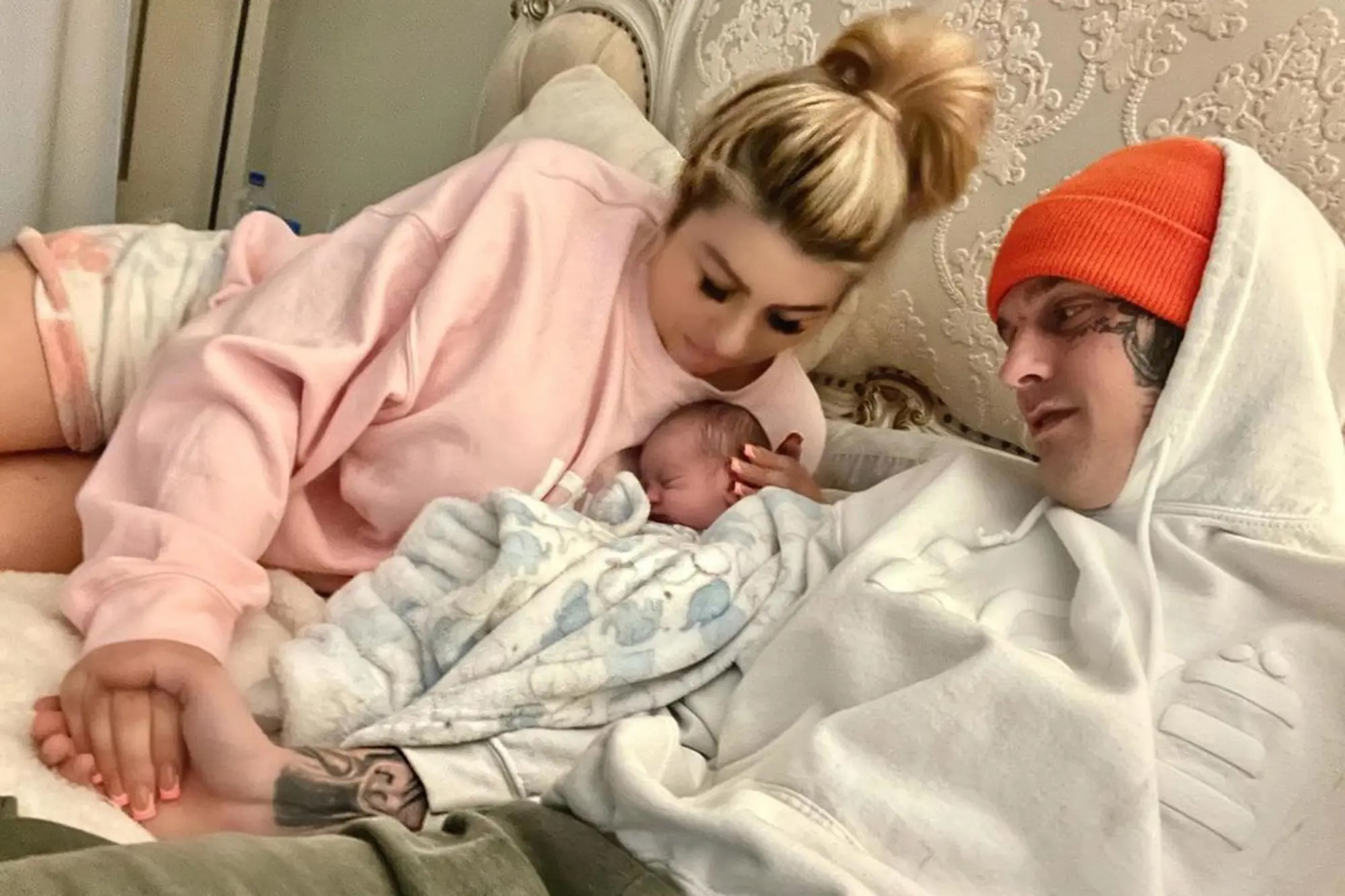 Aaron Carter, fiance, and newborn son