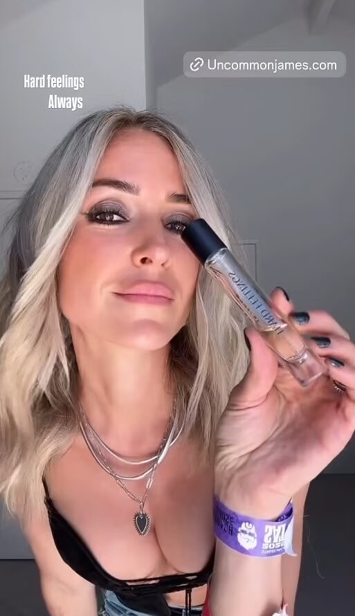 Kristin Cavallari holding lipgloss