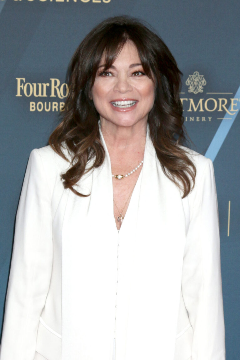 Valerie Bertinellli at 51st Daytime Emmy Awards - Los Angeles