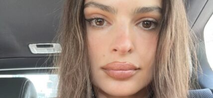 Emily Ratajkowski takes a car selfie