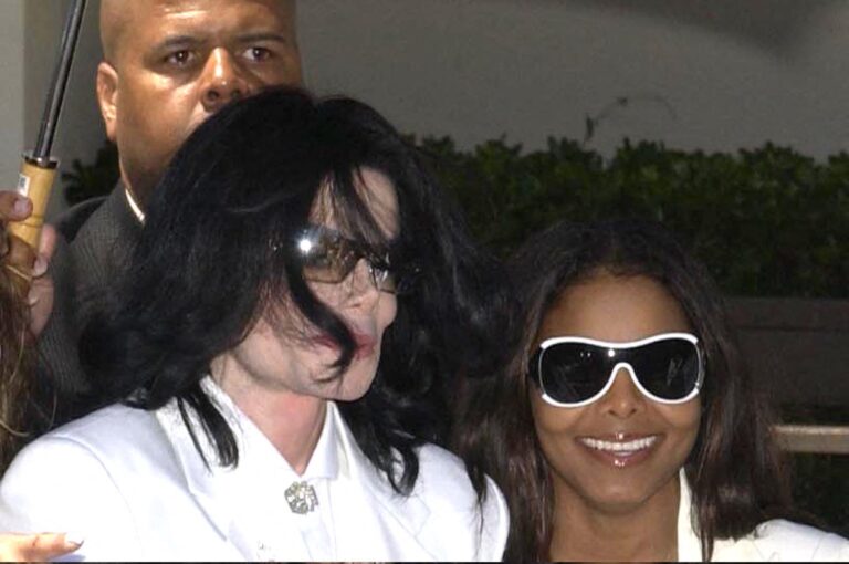 Michael Jackson e Janet Jackson chegam ao tribunal
