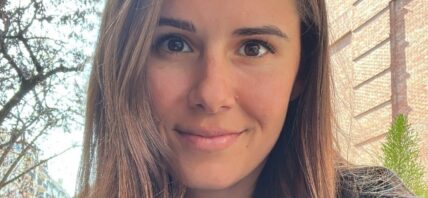 Alexandra Ianculescu snaps a selfie.