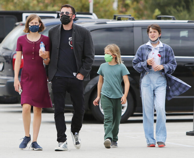 Ben Affleck, Seraphina Affleck, Violet Affleck, Samuel Affleck.