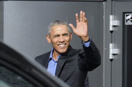 Barack Obama waving