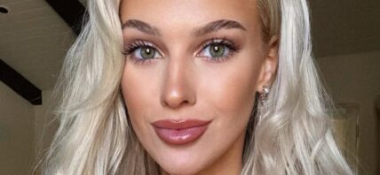 Veronika Rajek snaps a selfie.