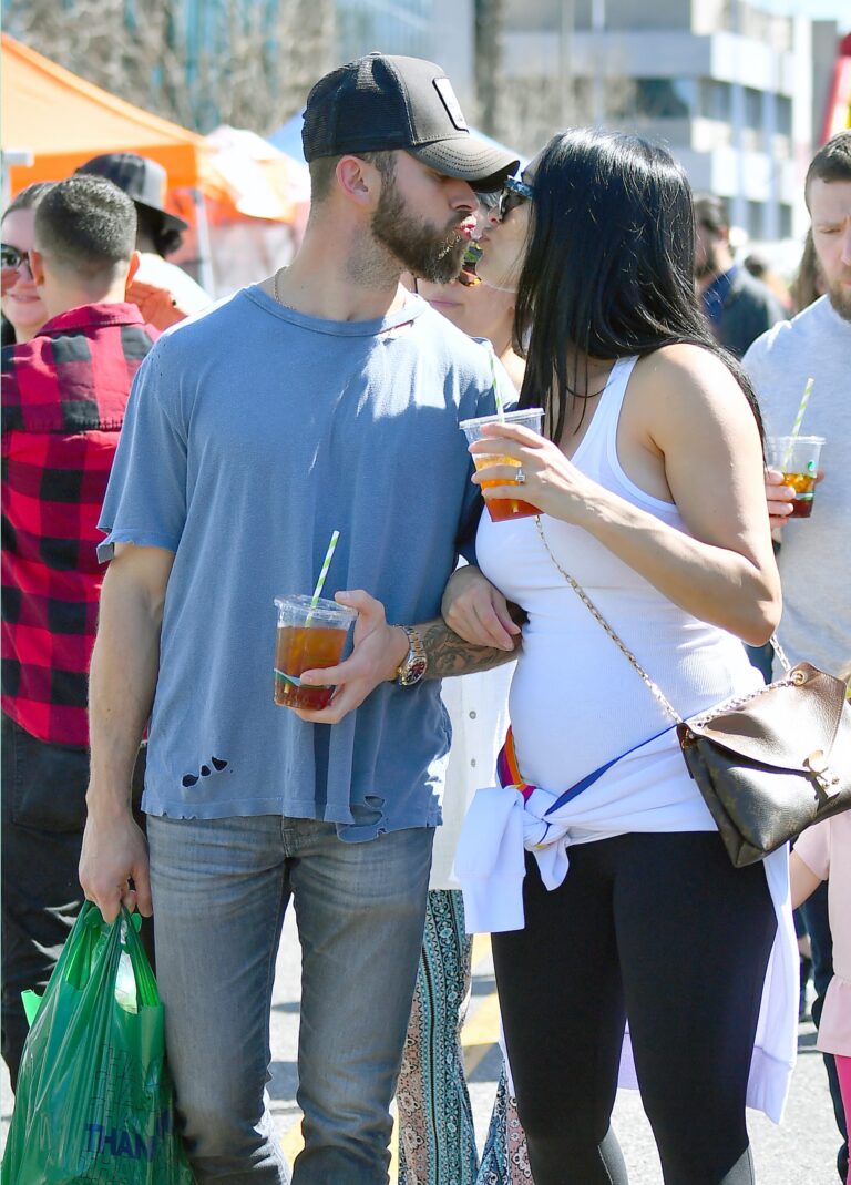 Nikki Garcia and Artem Chigvintsev kissing