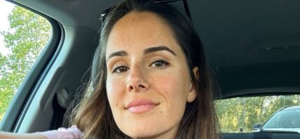 Alexandra Ianculescu snaps a selfie.