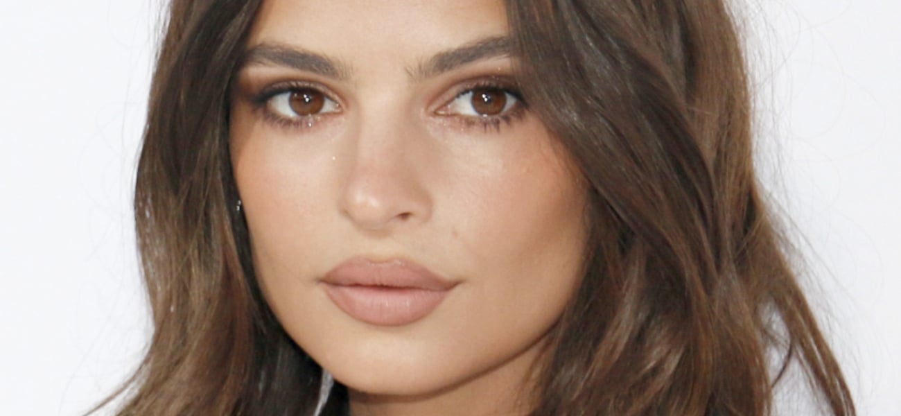 Emily Ratajkowski’s Leggy Gucci Minidress ‘Out Of This World’