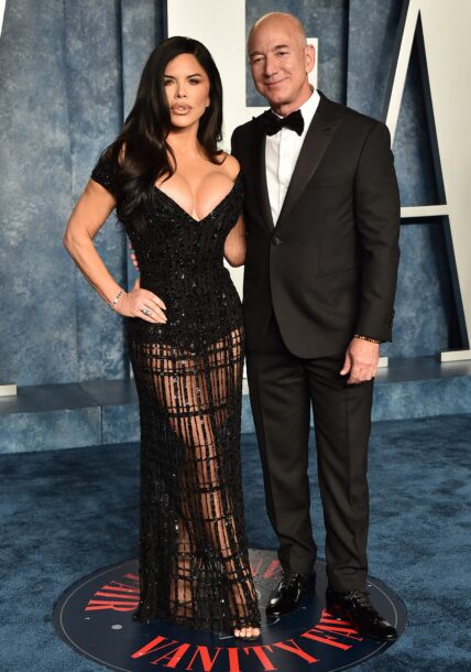 Lauren Sanchez and Jeff Bezos at Vanity Fair Oscar Party
