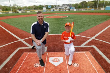 Todd Frazier and kid on baseball field
