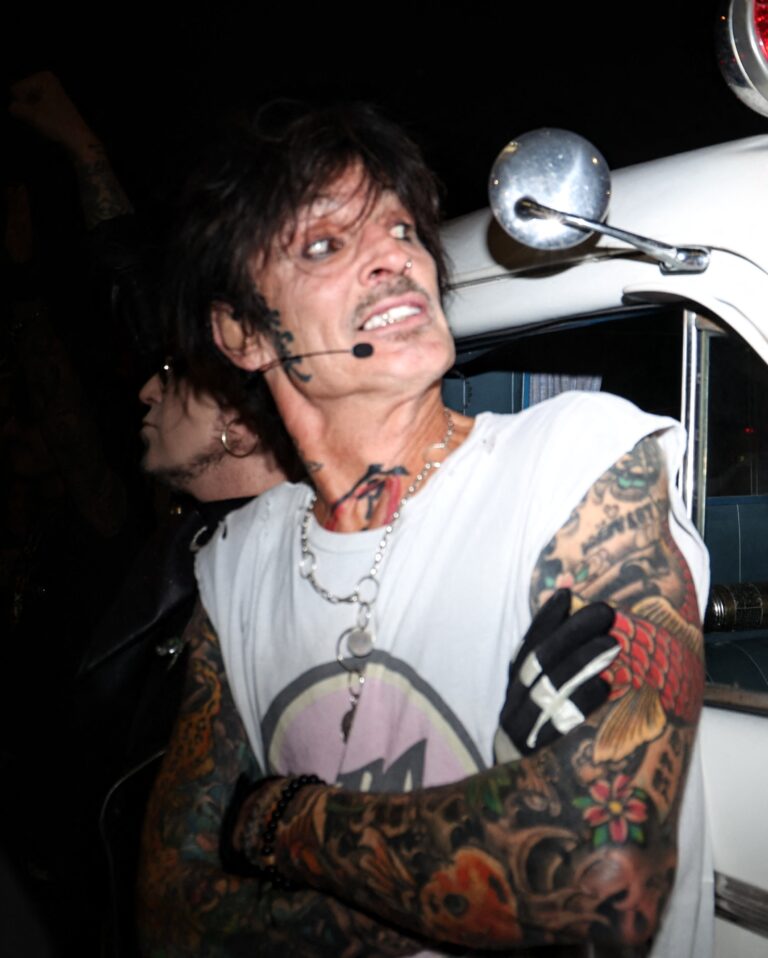 Motley Crue brings mayhem to large crowd in final performance for their Hollywood Takeover