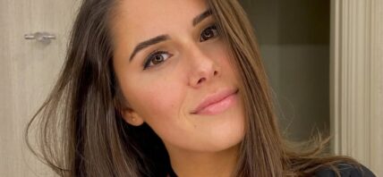 Alexandra Ianculescu snaps a selfie.