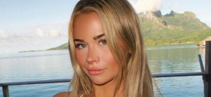 Emily Elizabeth snaps a selfie.