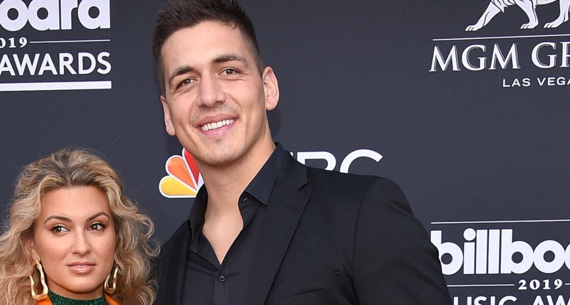 Tori Kelly and André Murillo