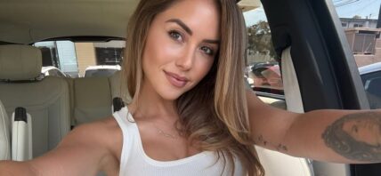 Brittney Palmer selfie