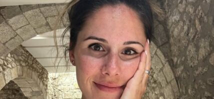 Alexandra Ianculescu snaps a selfie.