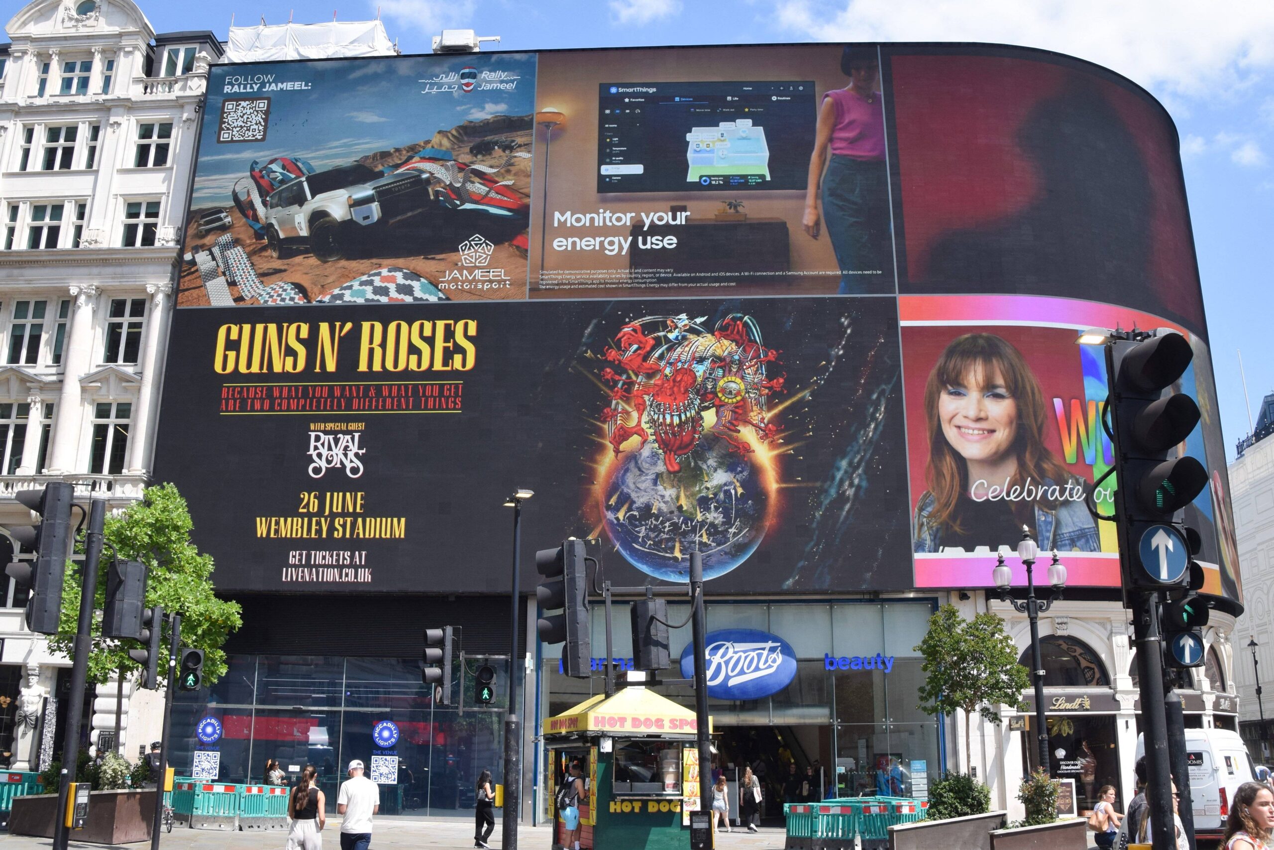 Guns N Roses Wembley Stadium Concert Promotion At Piccadilly Circus