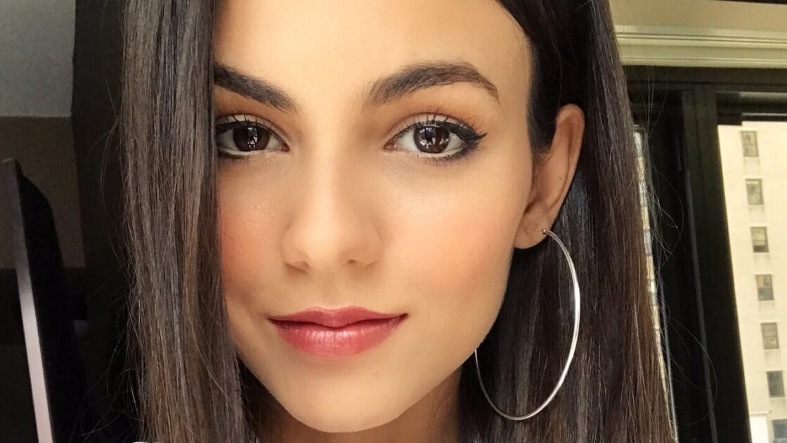 Victoria Justice selfie