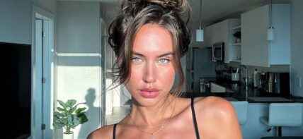 Brit Manuela selfie