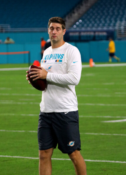 EX NFL QB JAy Cutler helps wifes breast feeding issue of clogged ducts by sucking hard, as revealed on Very Cavalari episode