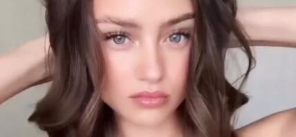 Leni Klum poses close up