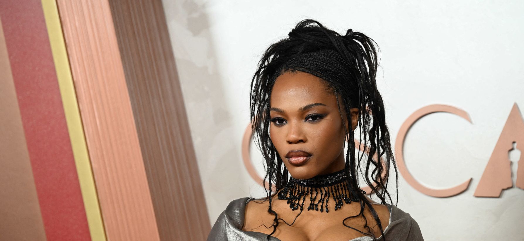 Quenlin Blackwell Bikini Look Overshadowed By Hair Backlash