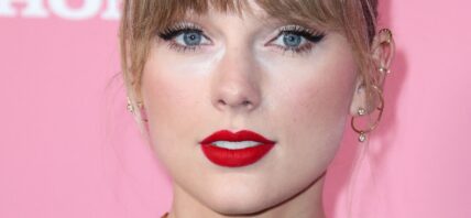 Taylor Swift close up
