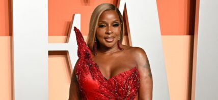 Mary J. Blige smiling