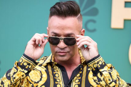 Mike "The Situation" posing on the red carpet.