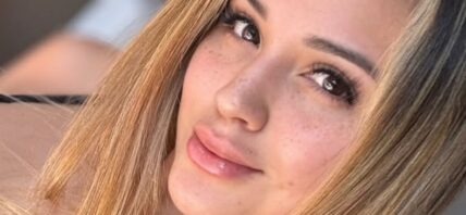 Daniela Vélez Buitrago selfie