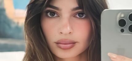Emily Ratajkowski close up