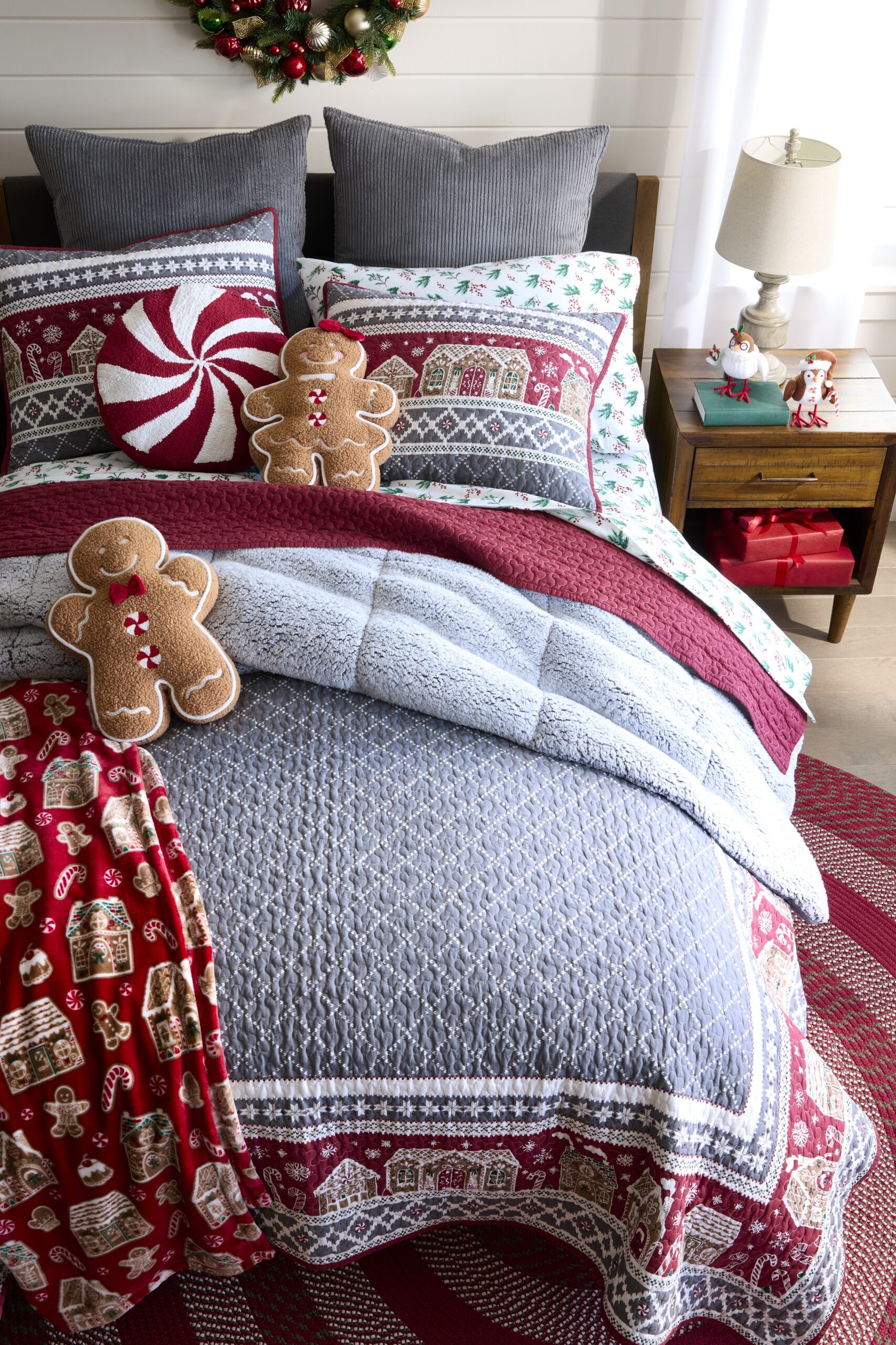 North Pole Trading Co. Gingerbread House Quilt Set