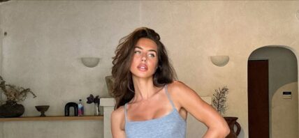 Brit Manuela Posing