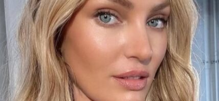 Candice Swanepoel selfie