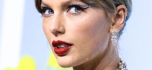 Taylor Swift’s Wedding Dress Had A ’25 Feet’ Train