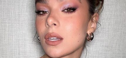 Hailee Steinfeld close up