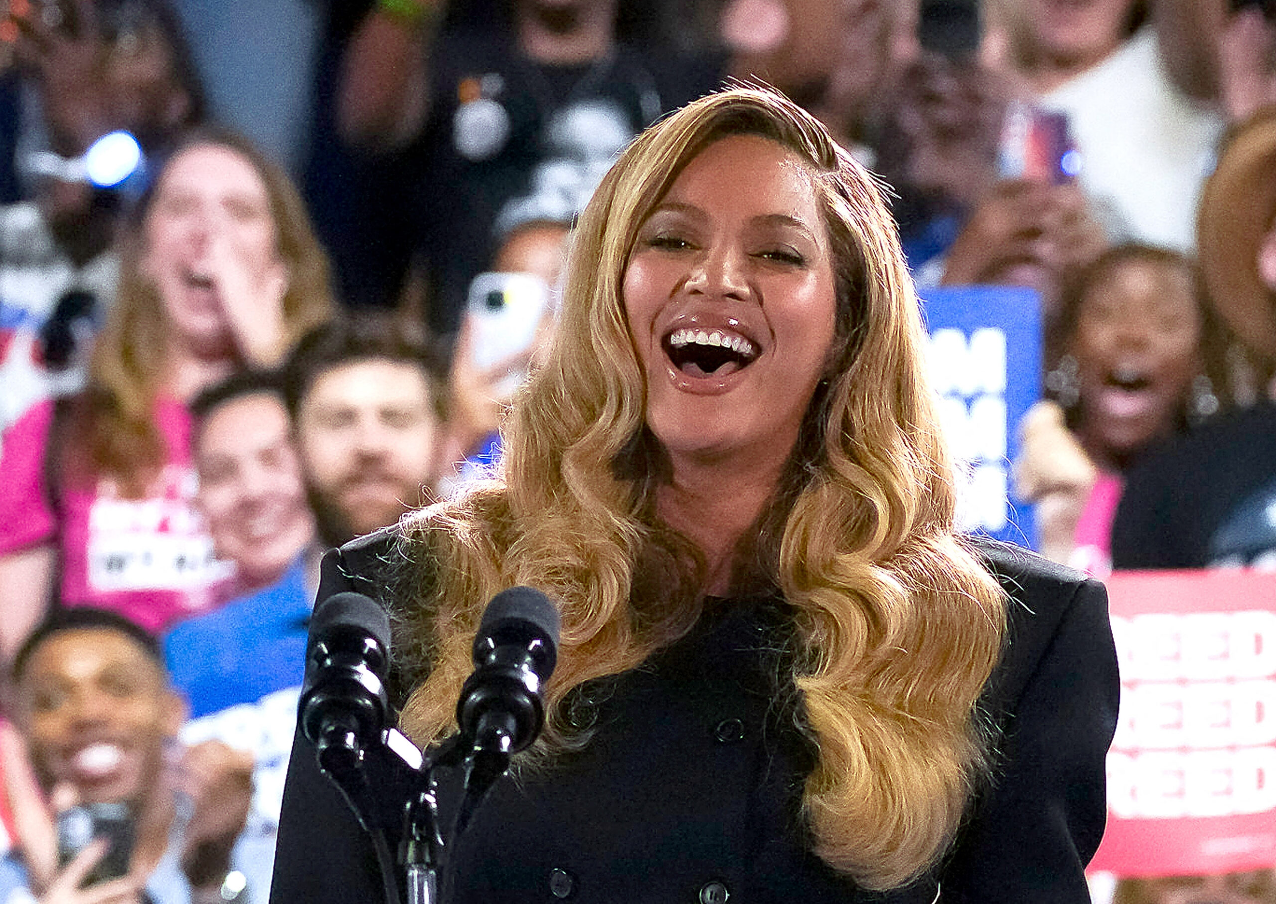 Beyoncé Joins Billionaire Club After Highest-Grossing Country Tour