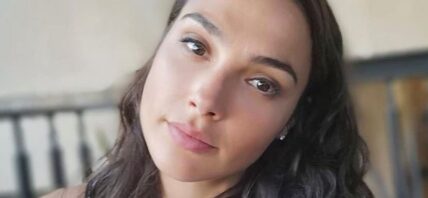 Gal Gadot selfie