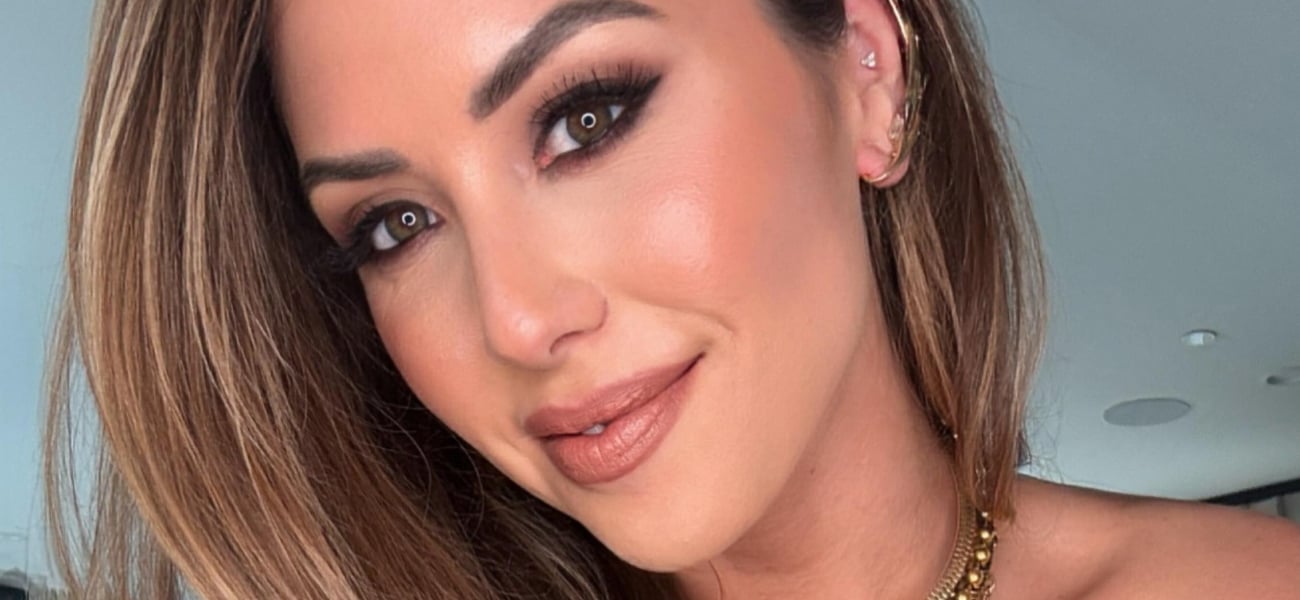 Brittney Palmer In Skimpy Bikini Told ‘Peach Looks Nice’ Poolside