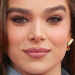 Hailee Steinfeld close up