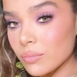 Hailee Steinfeld close up