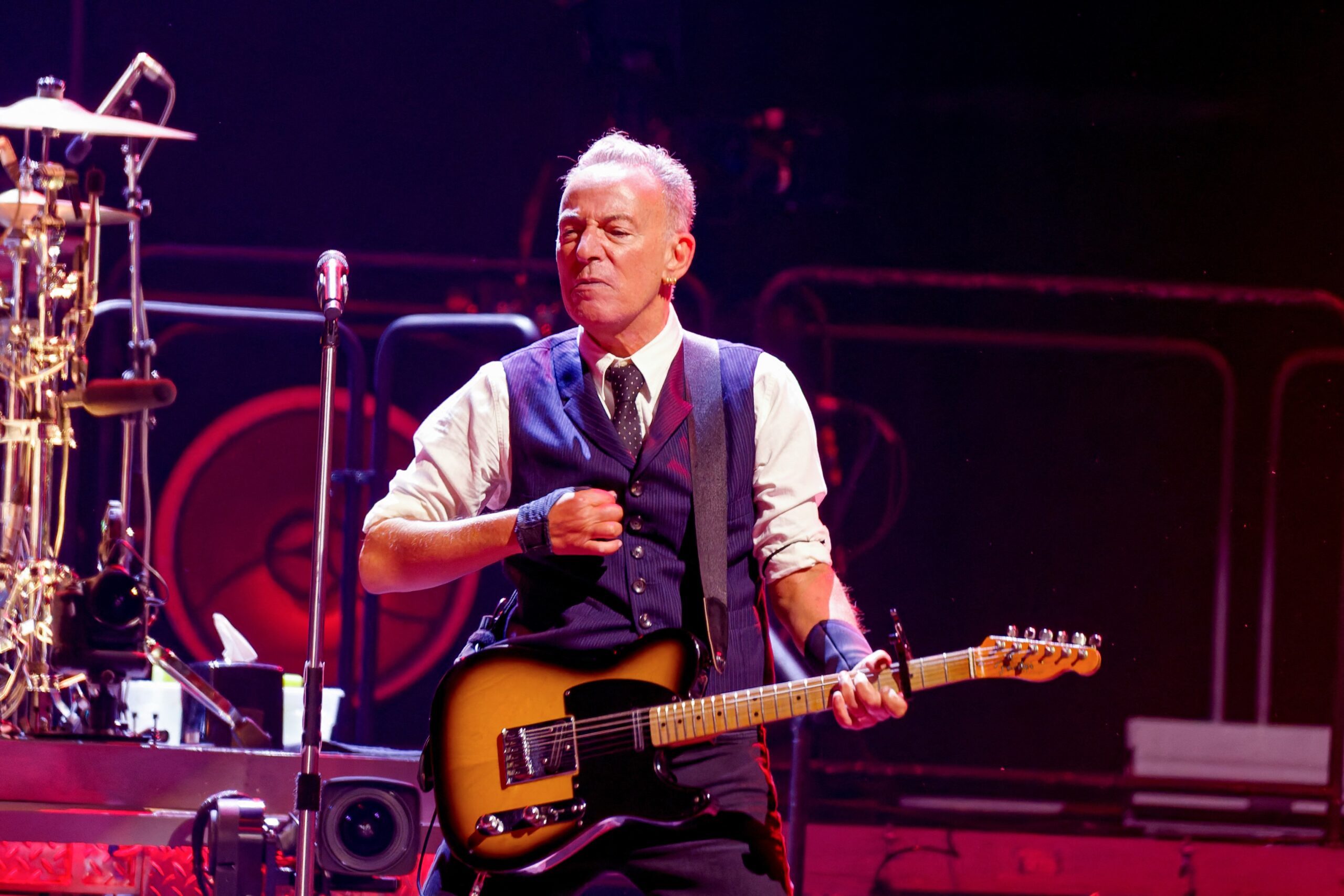 Bruce Springsteen Opens The Land Of Hope And Dreams Tour In Manchester