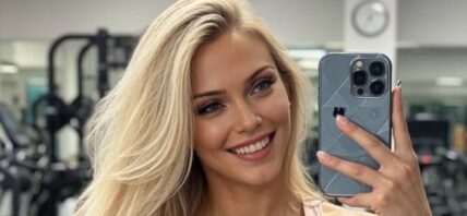 Deanna Ritter takes selfie in gym