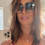Elizabeth Hurley takes mirror selfie wearing sunglasses